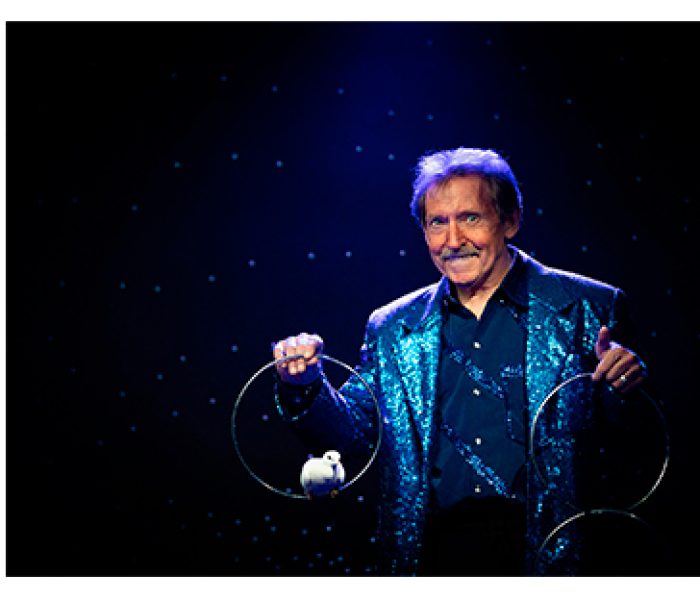 cebookcover_TomTrix820x312